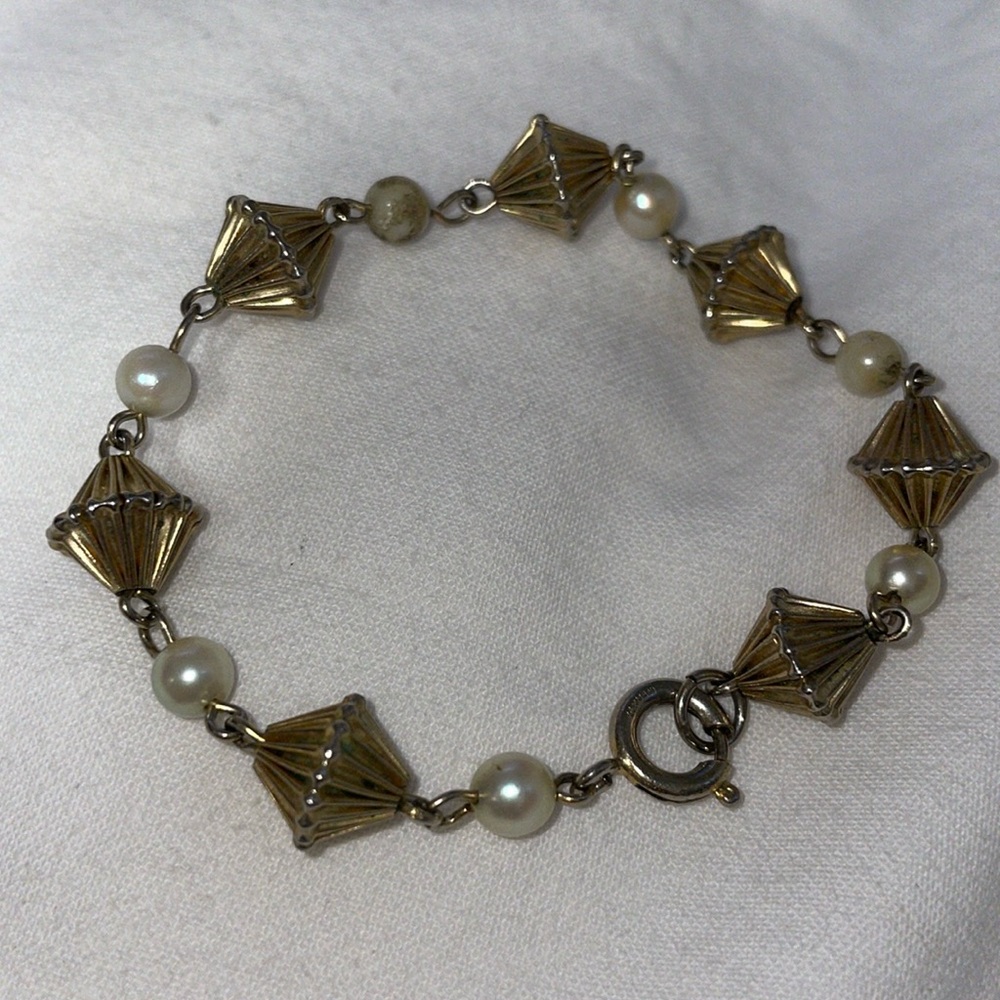 Vintage gold tone white pearl textured bead chain spring clasp bracelet 6”
